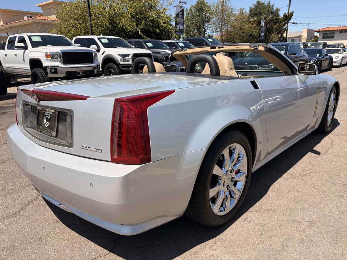 Used 2009 Cadillac XLR RWD image 8