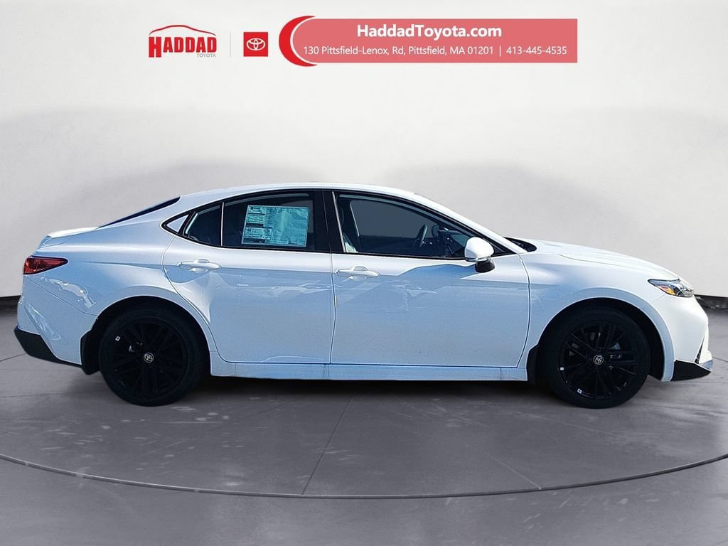 Used 2025 Toyota Camry SE AWD/4WD image 7