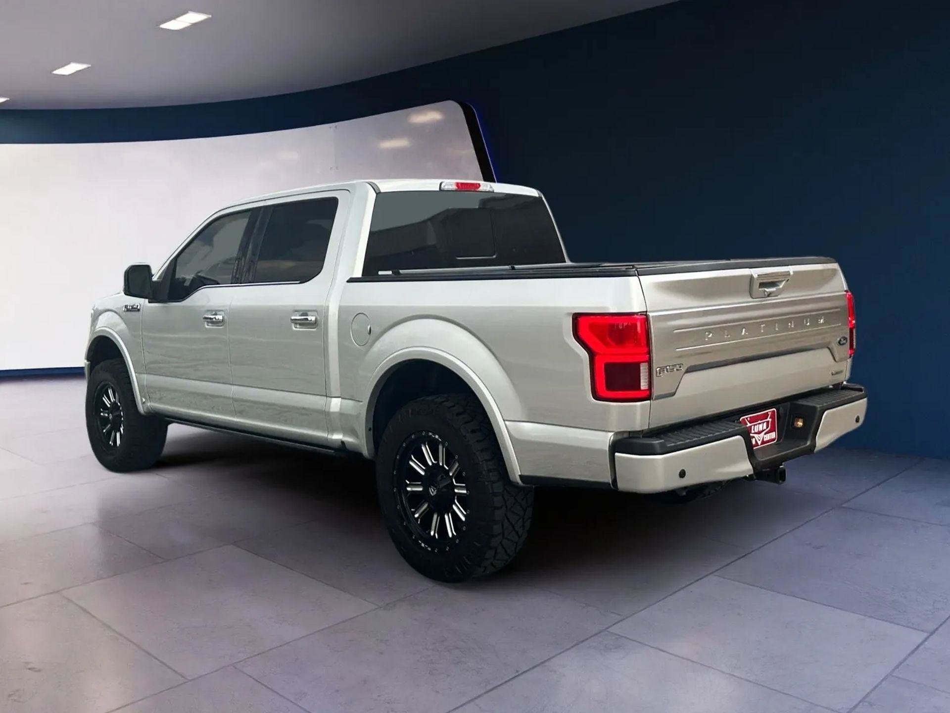 Used 2018 Ford F150 Platinum w/ Equipment Group 701A Luxury AWD/4WD image 3