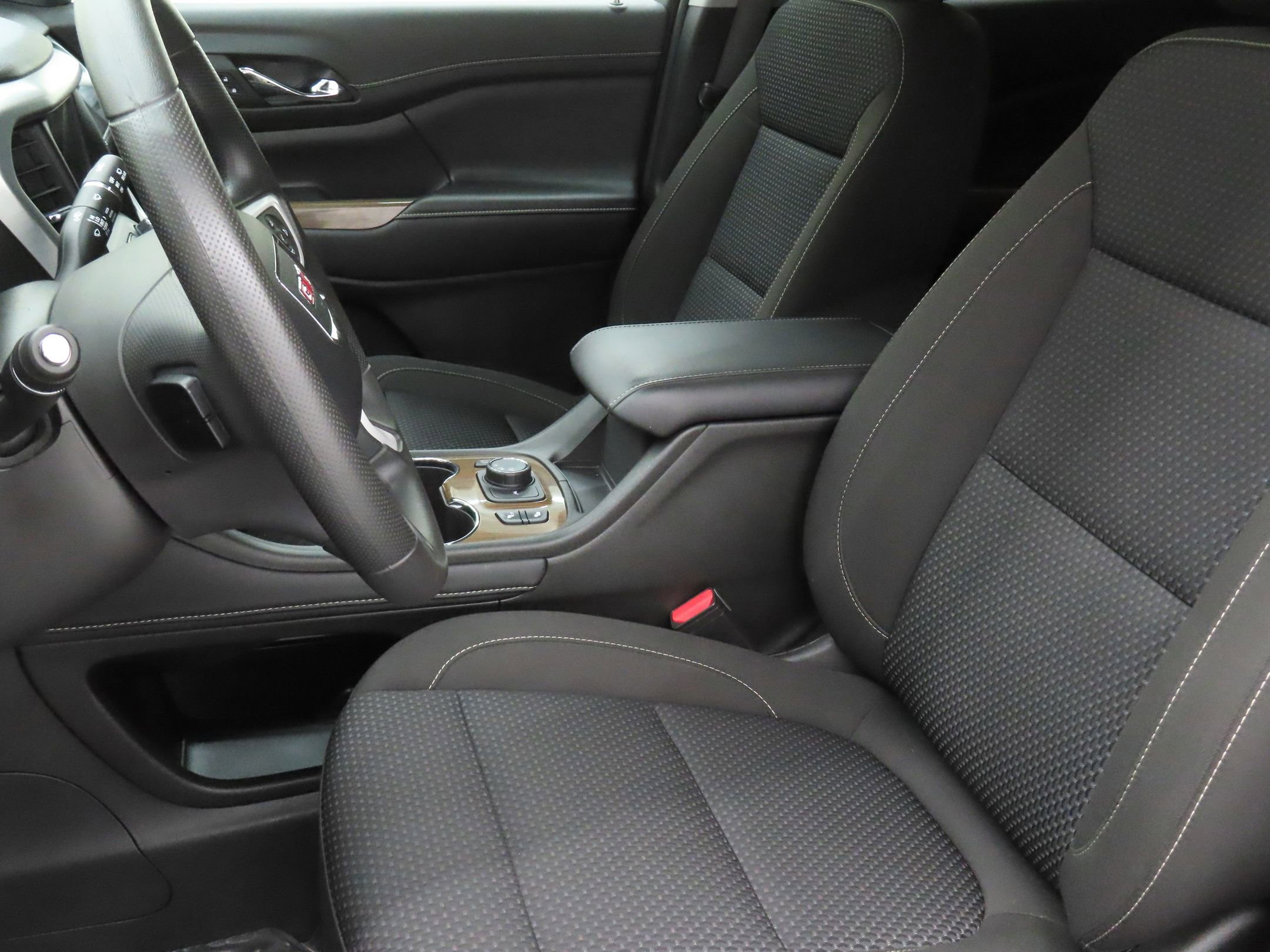 Used 2023 GMC Acadia SLE w/ Driver Convenience Package image 10