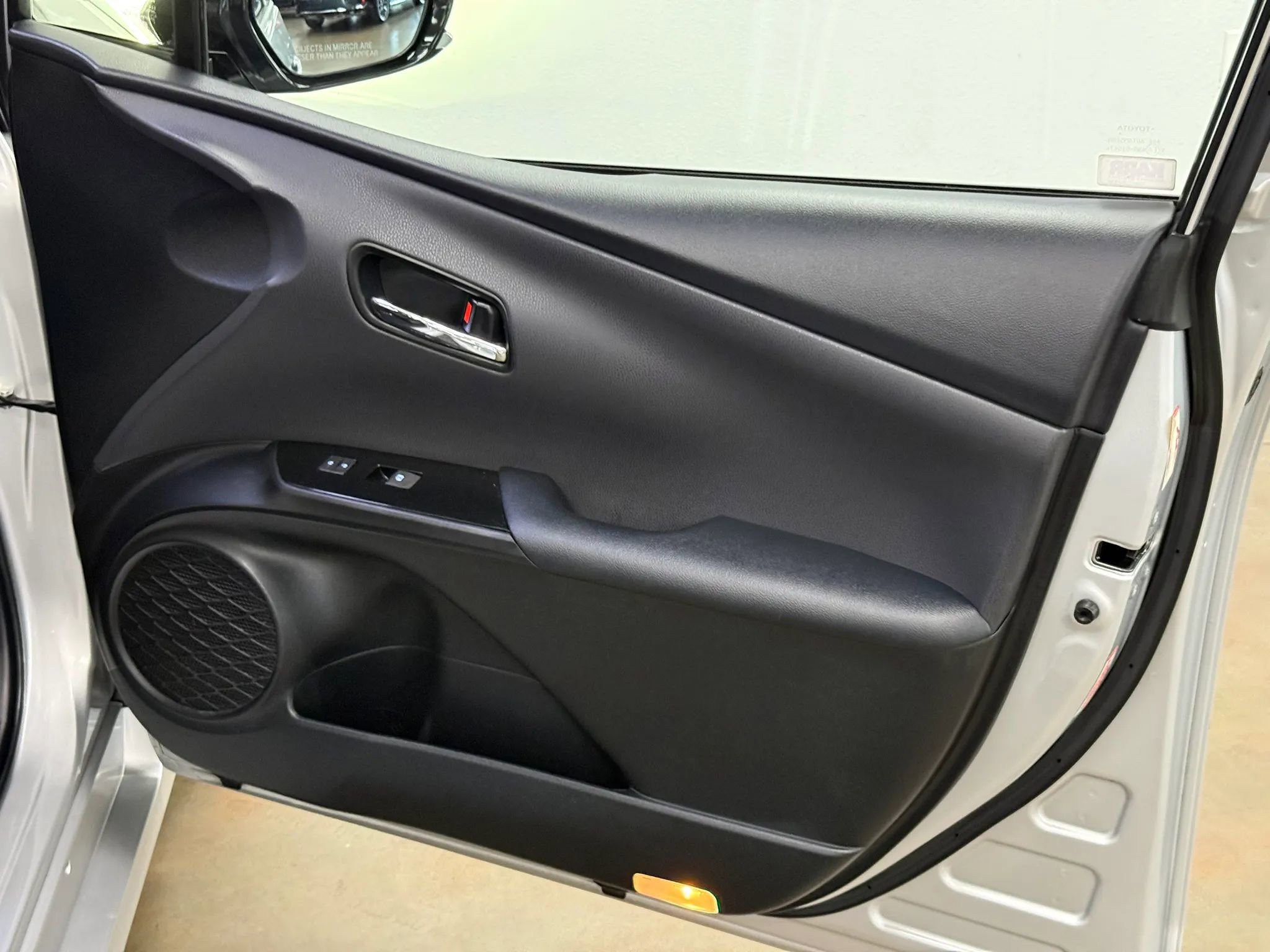 Used 2017 Toyota Prius Prime Plus image 16