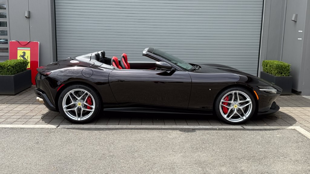 Used 2026 Ferrari Roma Spider RWD image 3