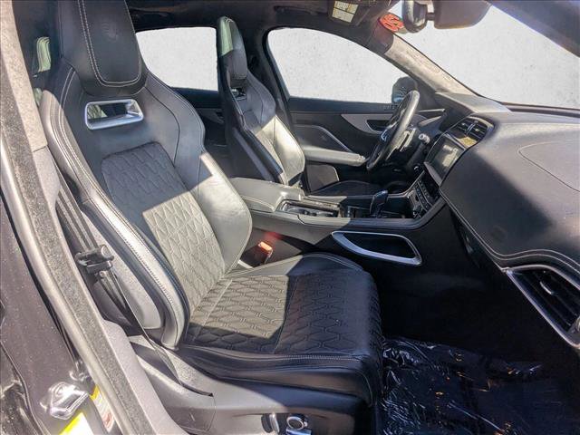 Used 2020 Jaguar F-PACE SVR image 21