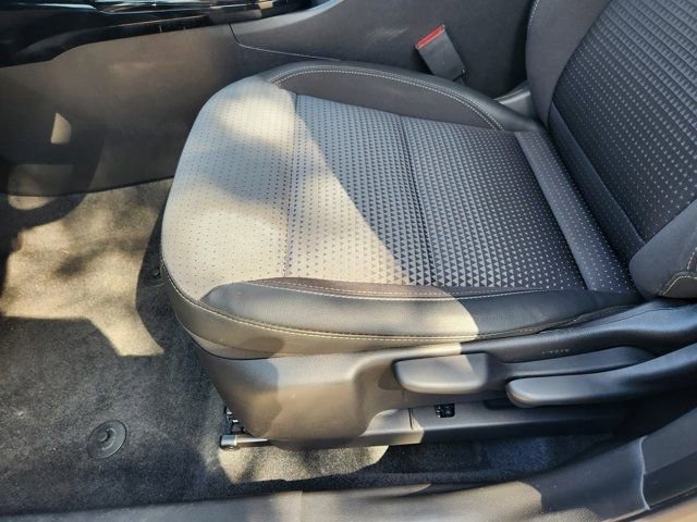 Used 2024 Chevrolet Trax LT w/ Sunroof Package image 25