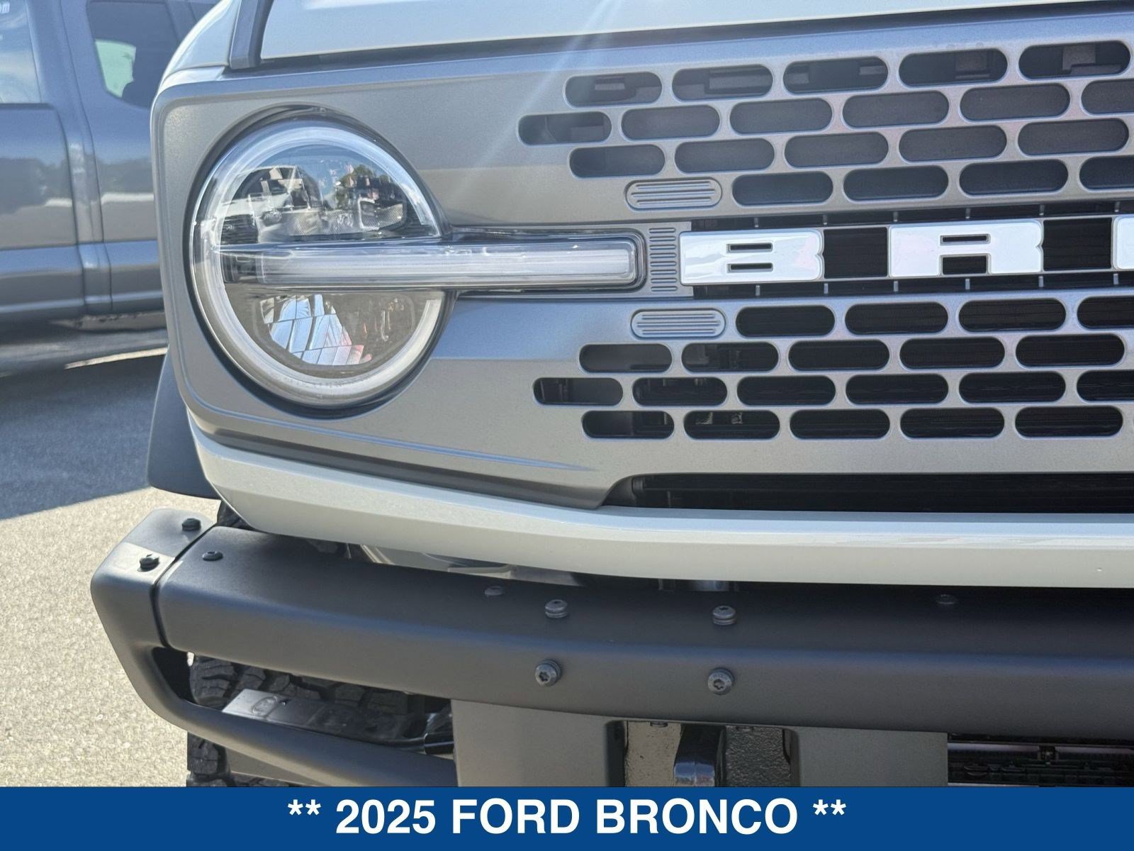 New 2025 Ford Bronco Badlands image 10