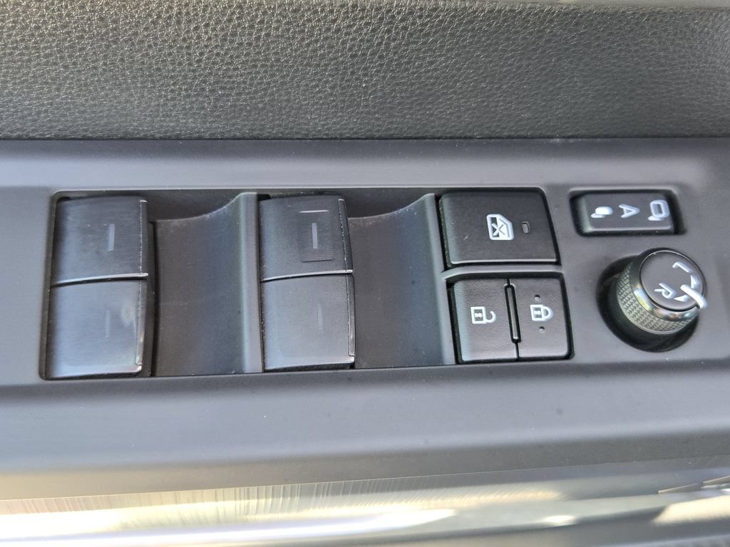 Used 2023 Toyota Tundra Platinum AWD/4WD image 17