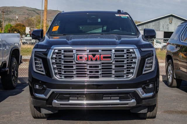 Used 2025 GMC Yukon XL Denali AWD/4WD image 5