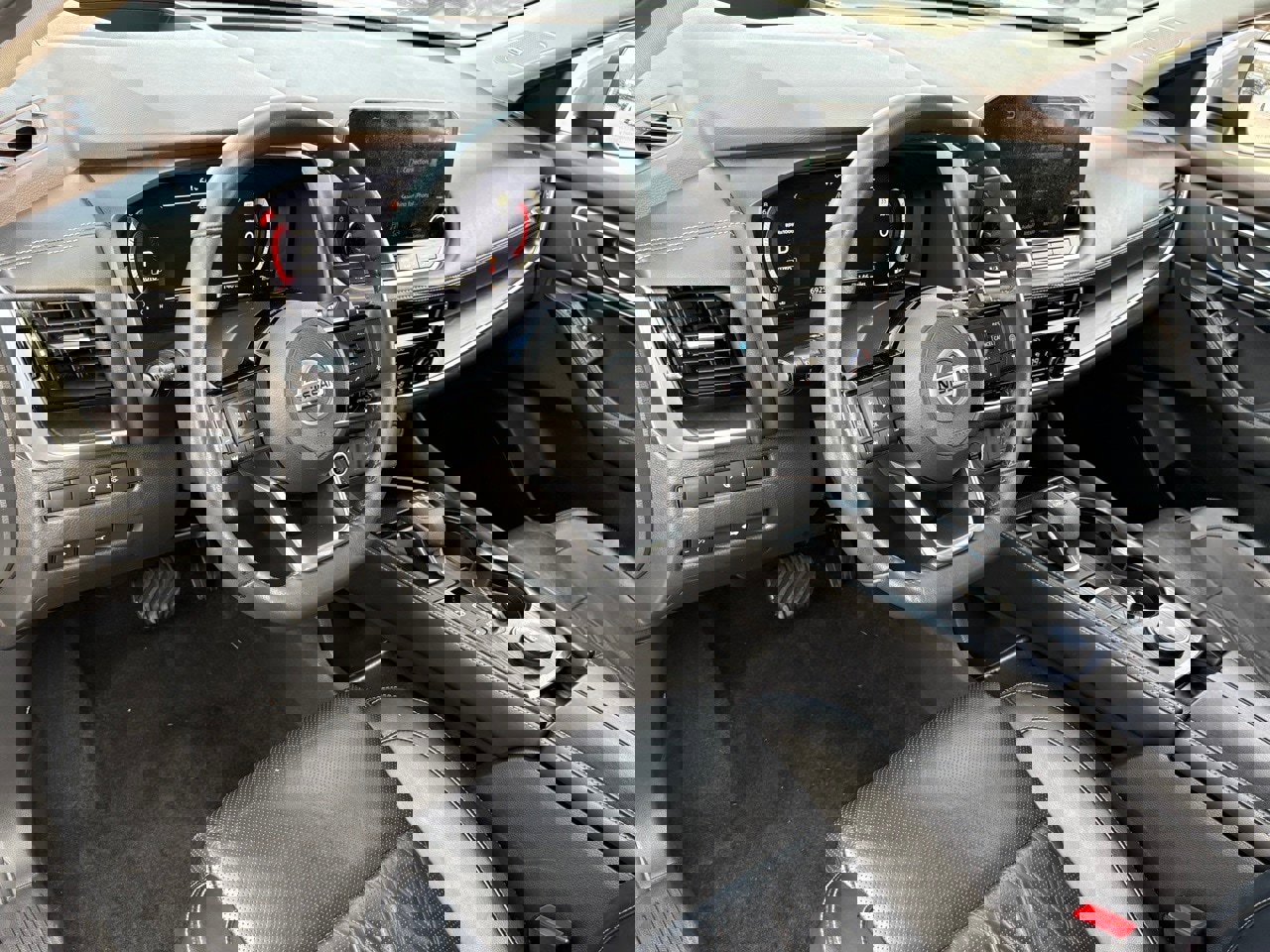 Certified 2021 Nissan Rogue Platinum image 14