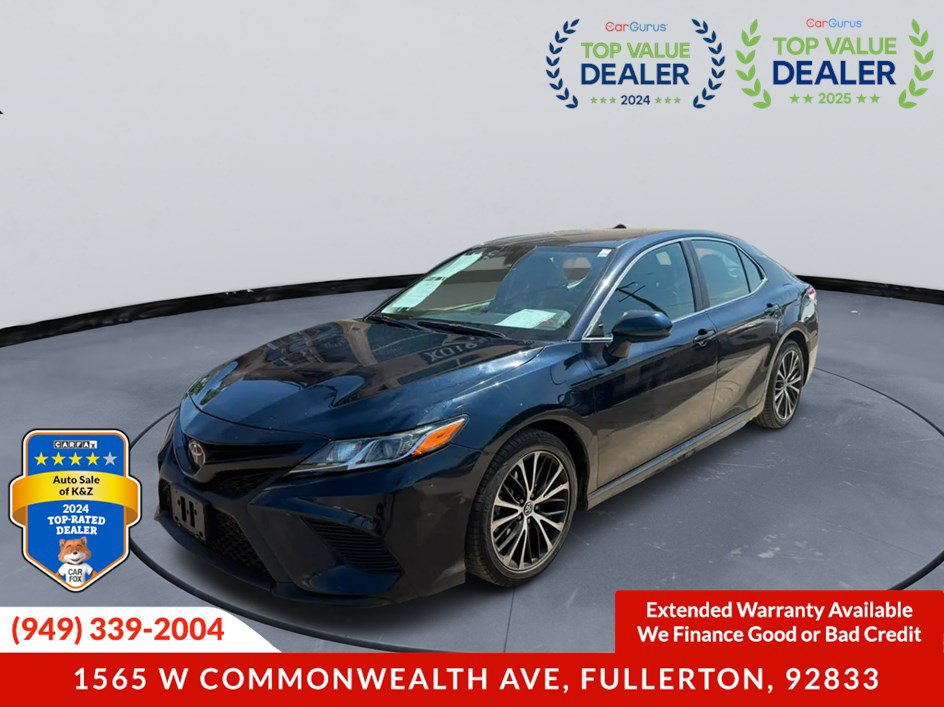 Used 2020 Toyota Camry SE FWD image 1