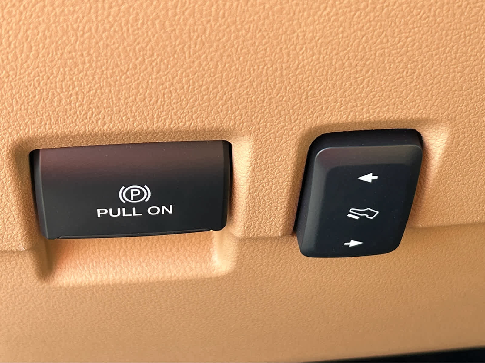 New 2026 Ford F250 Lariat w/ Chrome Package image 26