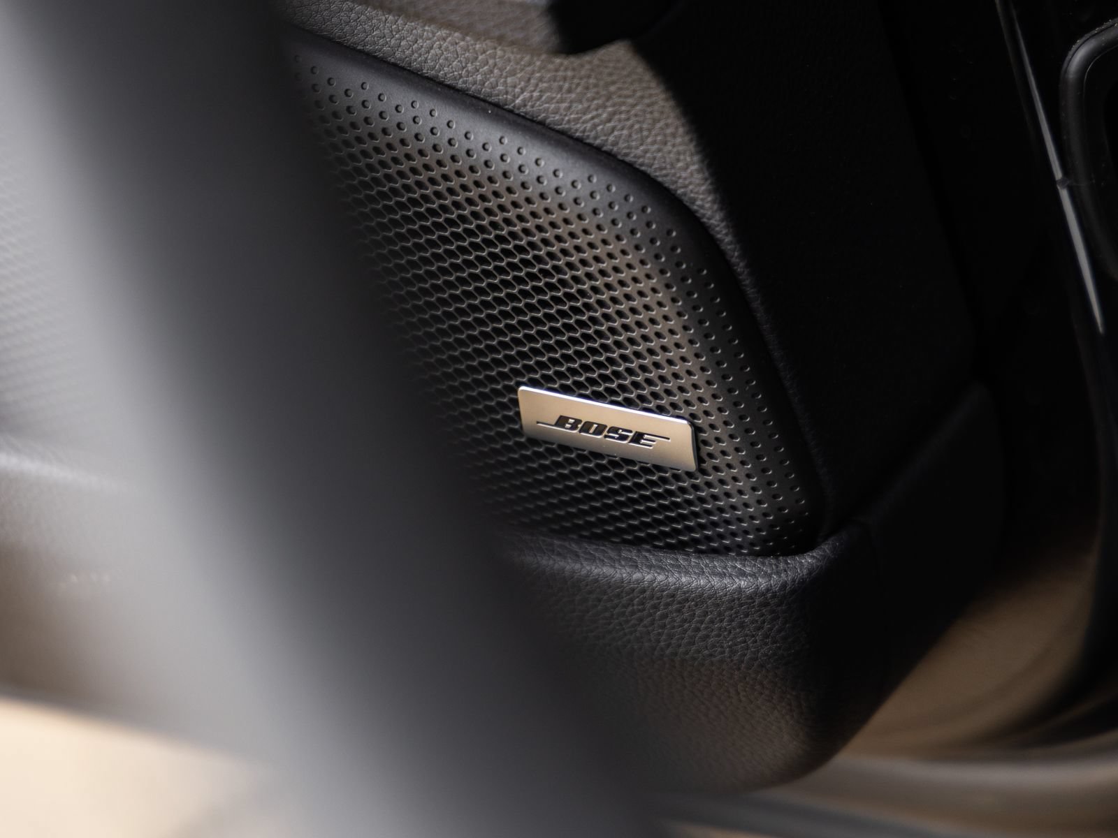 Certified 2025 Porsche Panamera image 31