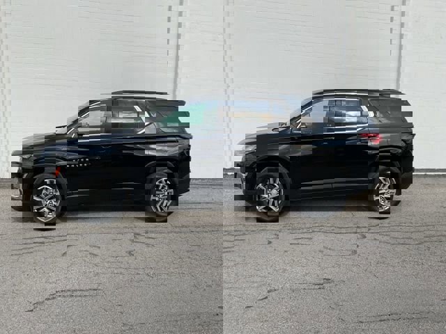 Used 2023 Chevrolet Traverse LT image 32