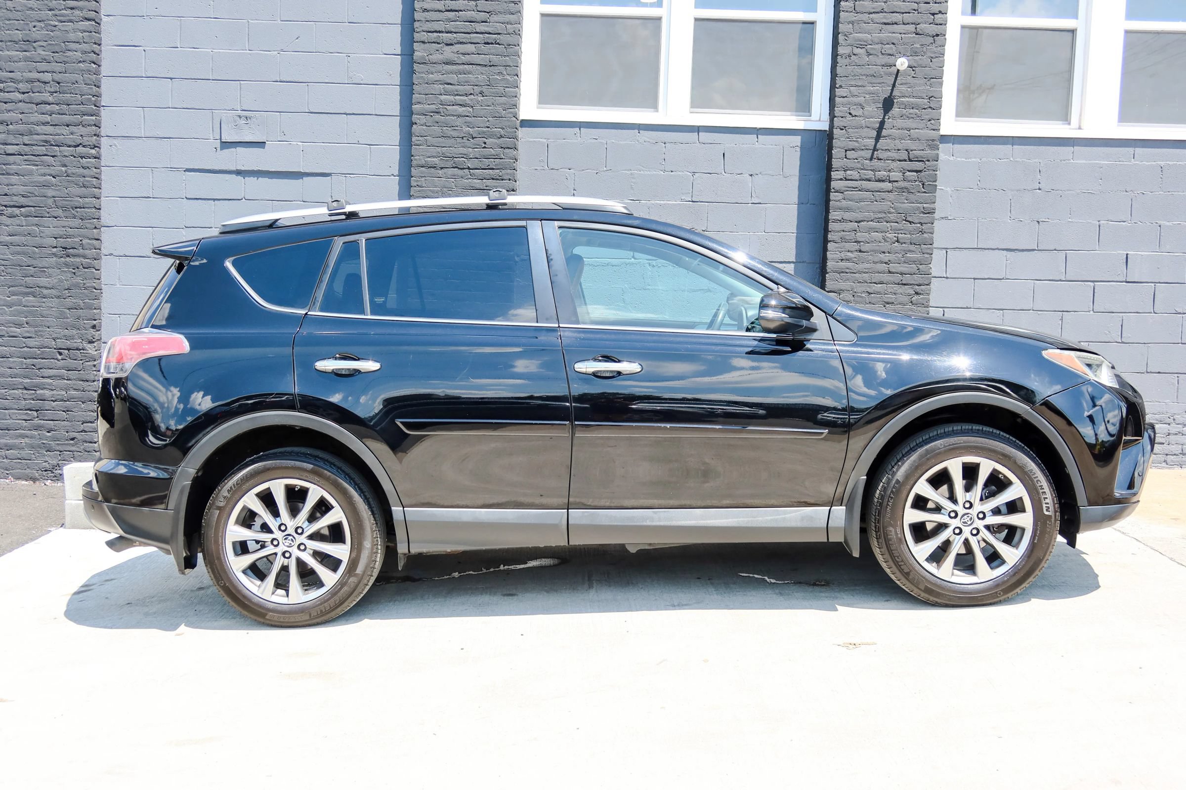 Used 2015 Toyota RAV4 Limited AWD/4WD image 6