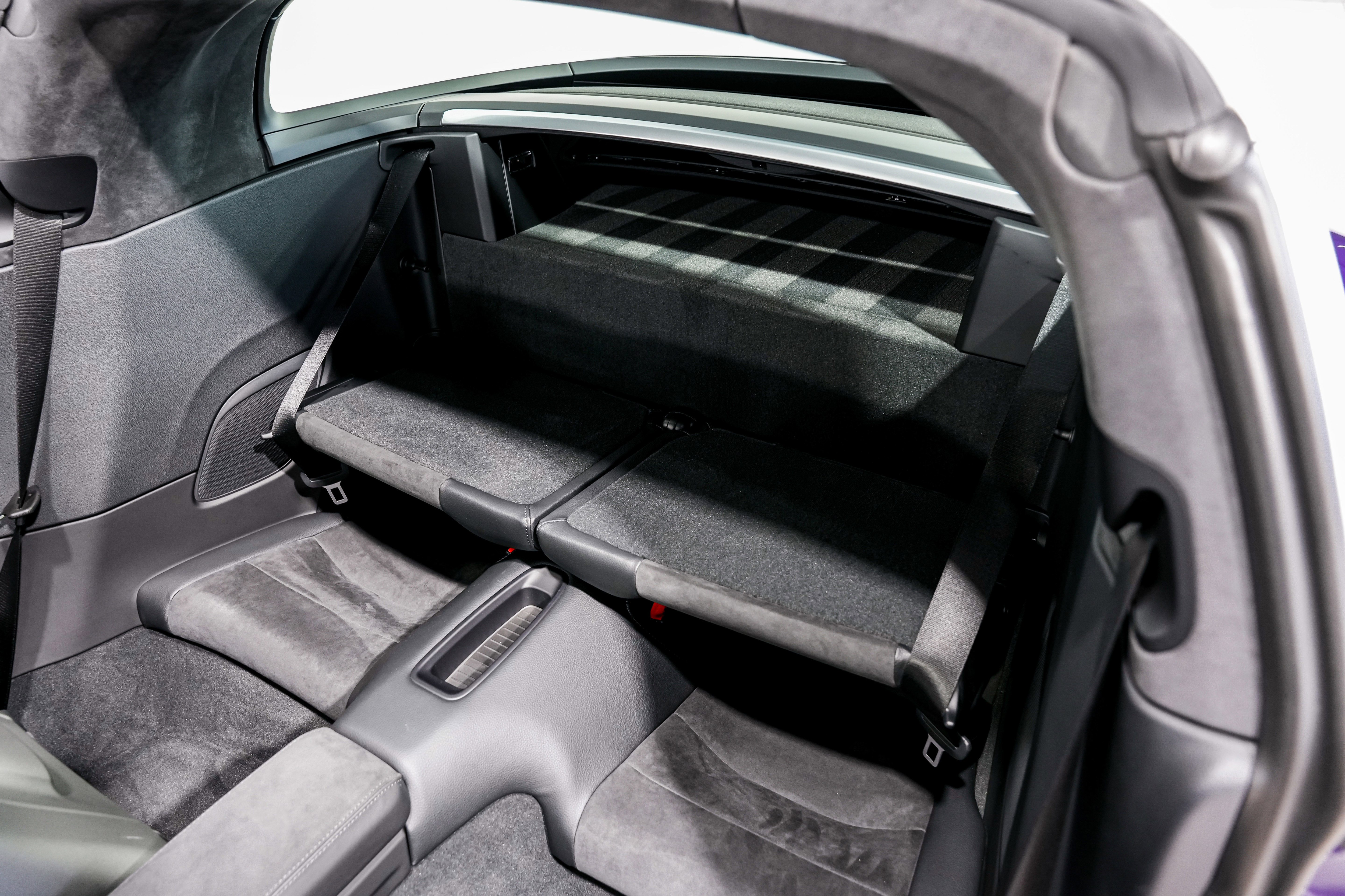 Used 2018 Porsche 911 Targa 4 GTS image 21