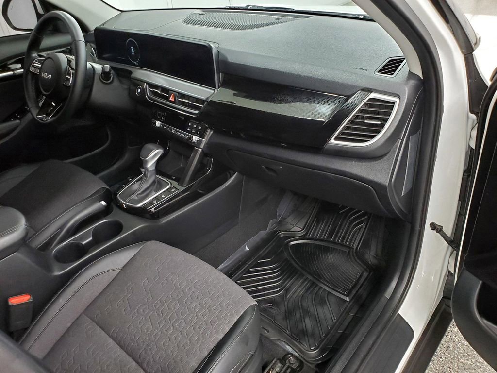 Used 2024 Kia Seltos S image 11