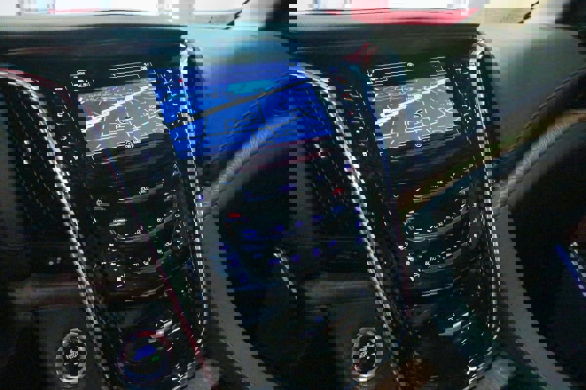 Used 2019 Cadillac Escalade ESV Premium Luxury image 22