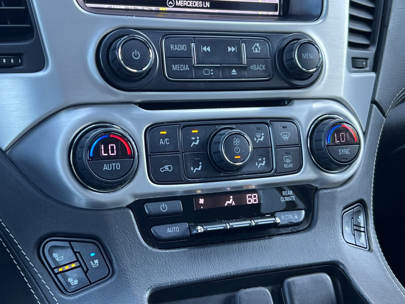 Used 2019 GMC Yukon SLT w/ Open Road Package AWD/4WD image 22