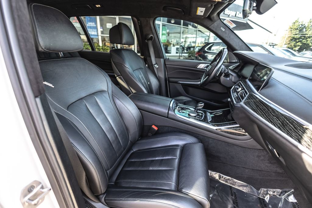 Used 2022 BMW X7 M50i w/ Cold Weather Package AWD/4WD image 32