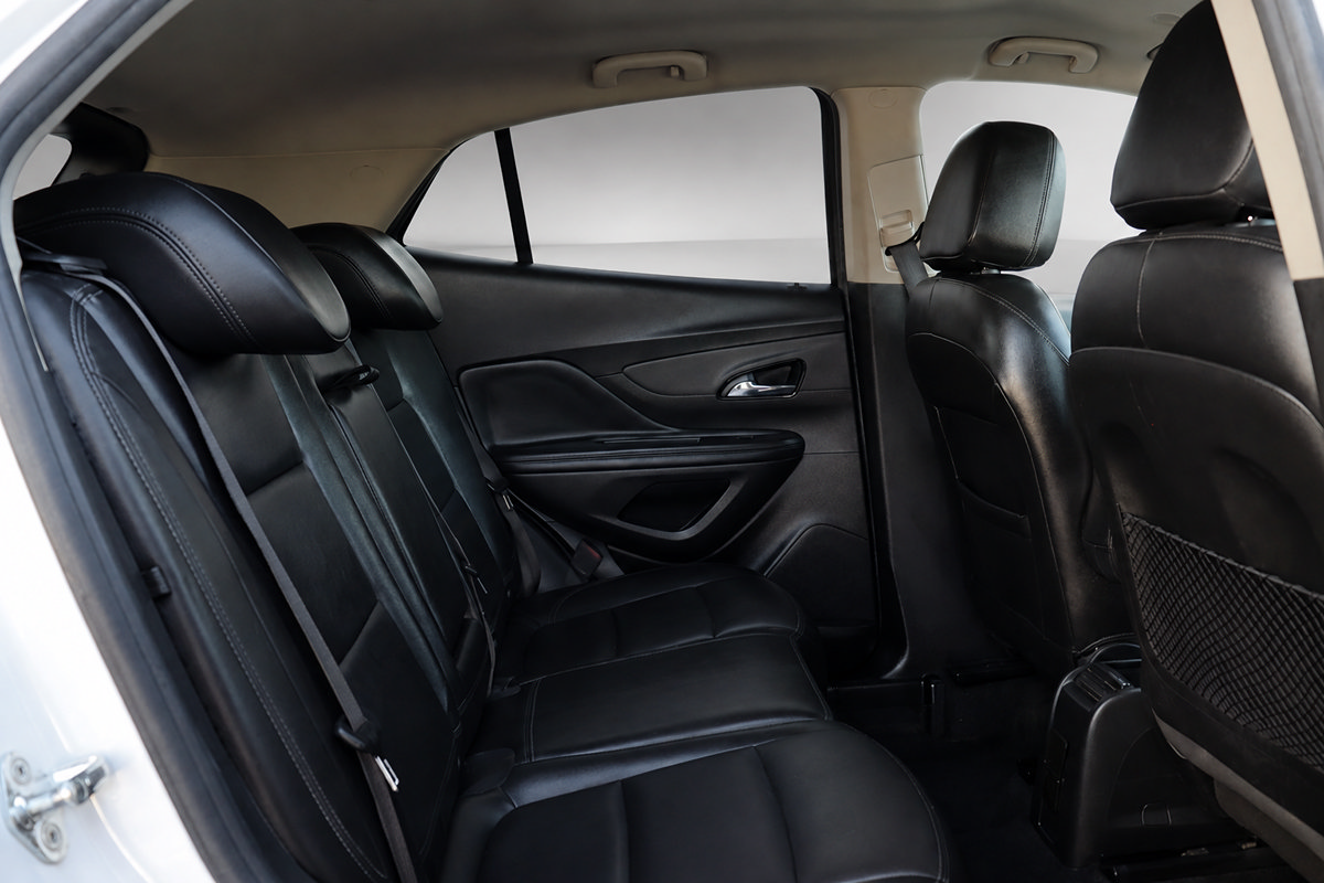 Used 2017 Buick Encore Essence FWD image 14
