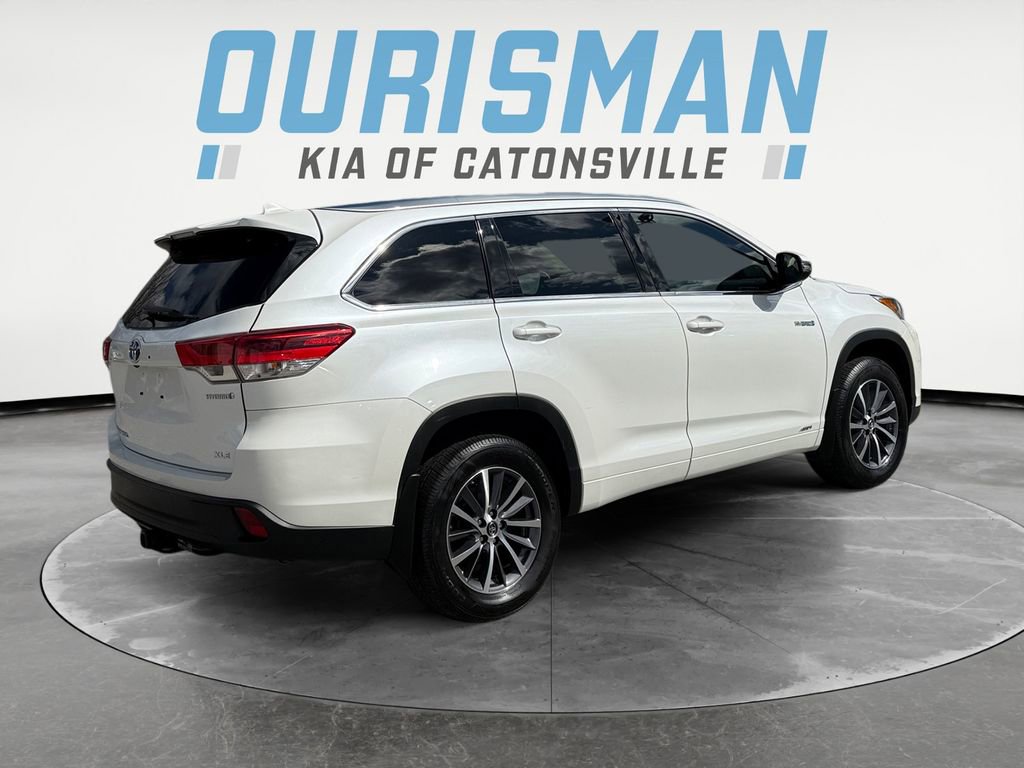 Used 2017 Toyota Highlander XLE image 6