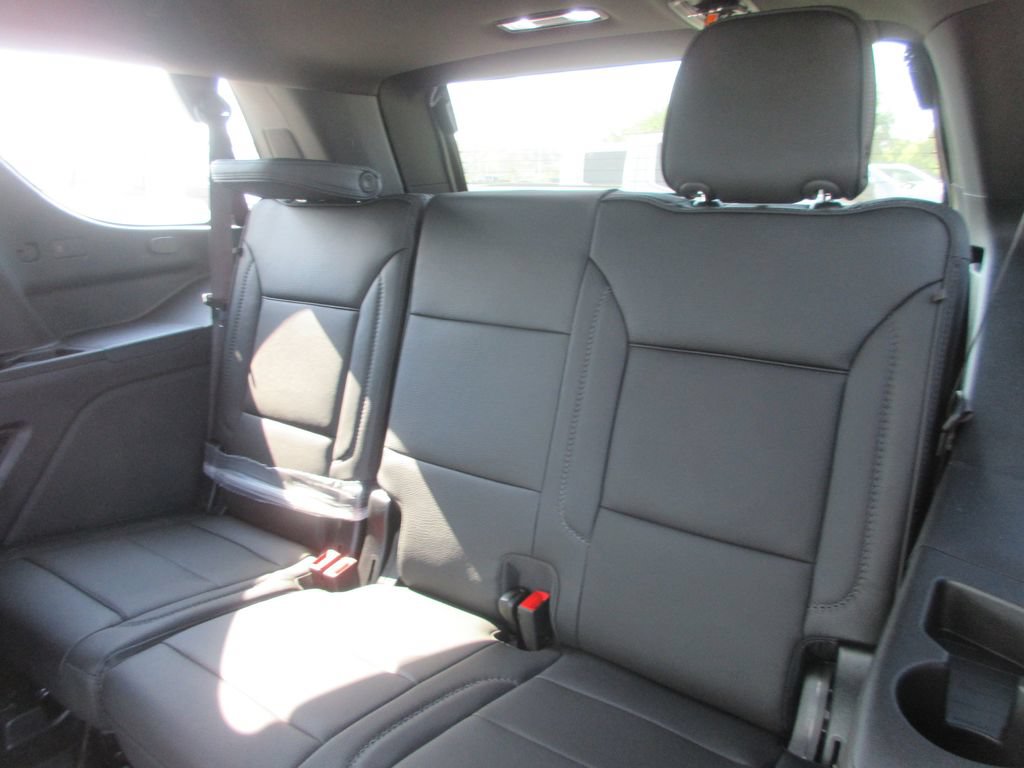New 2026 GMC Yukon Denali w/ Denali Reserve Package AWD/4WD image 13
