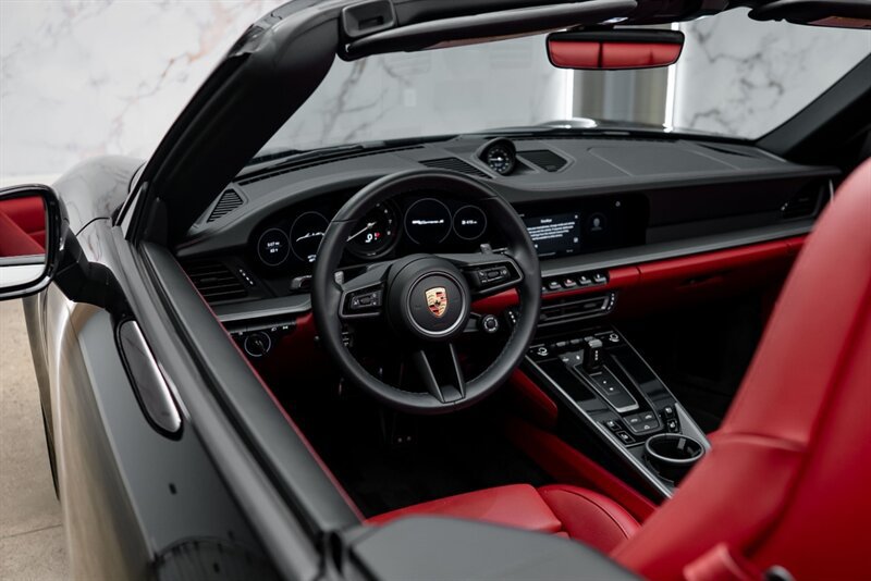 Used 2023 Porsche 911 Carrera S RWD image 40