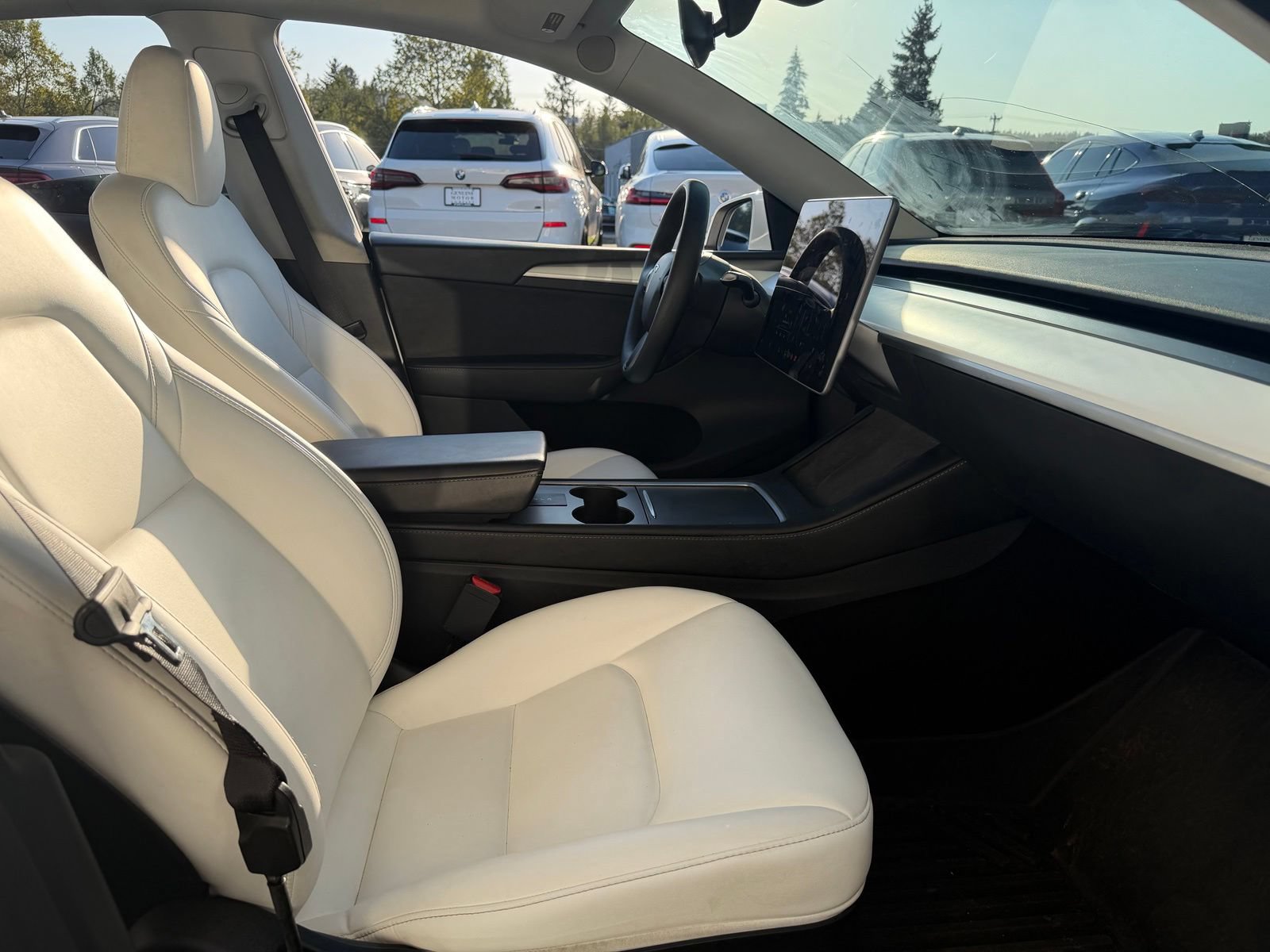 Used 2024 Tesla Model Y Long Range AWD/4WD image 23