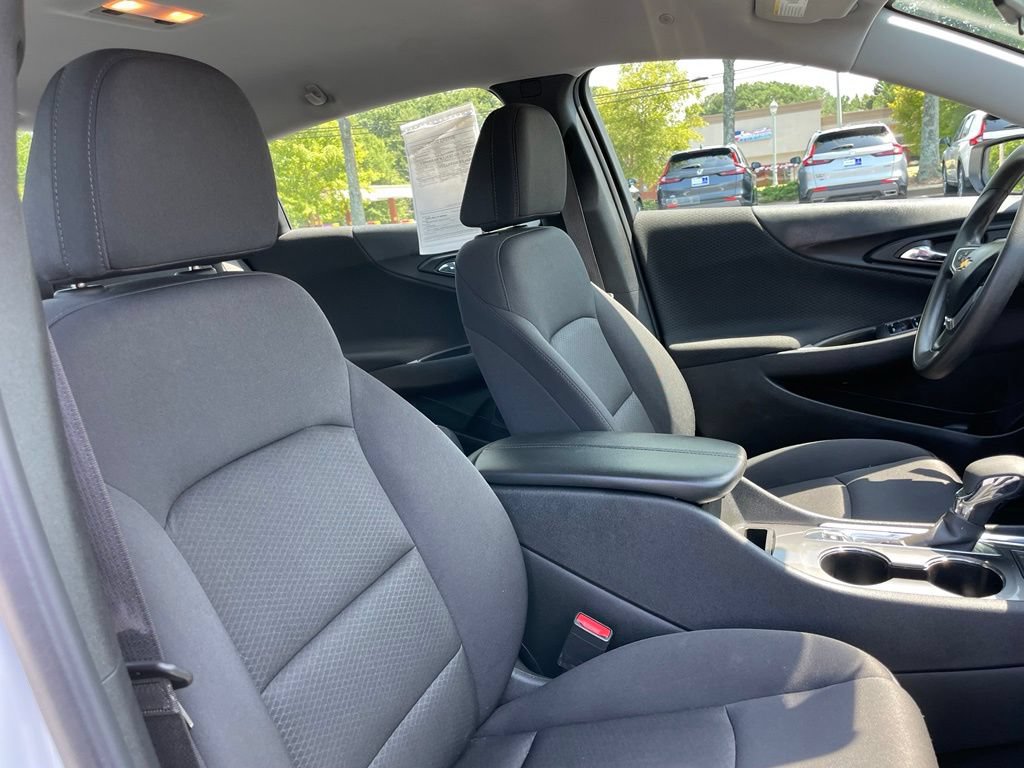 Used 2025 Chevrolet Malibu LT FWD image 32