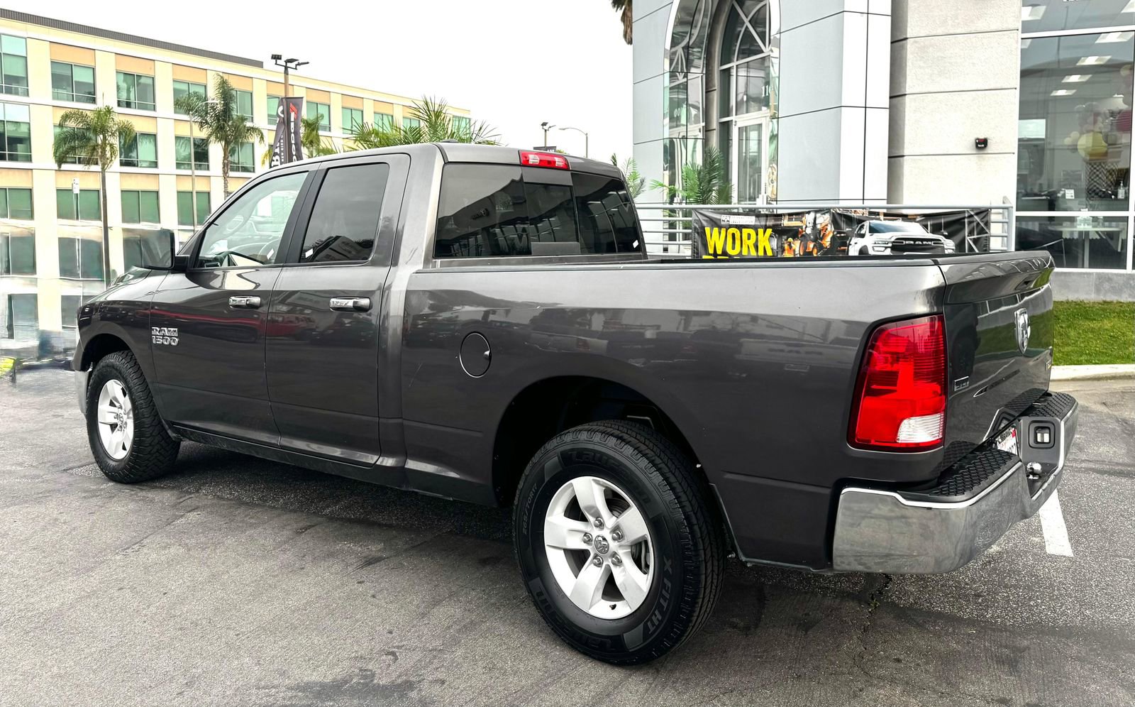 Used 2017 RAM 1500 Classic SLT image 5