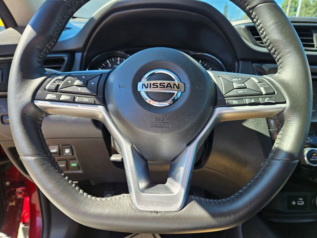 Used 2018 Nissan Rogue SV image 19