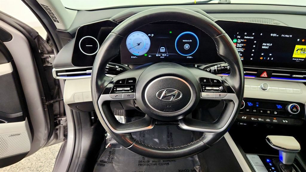 Used 2023 Hyundai Elantra Limited FWD image 14