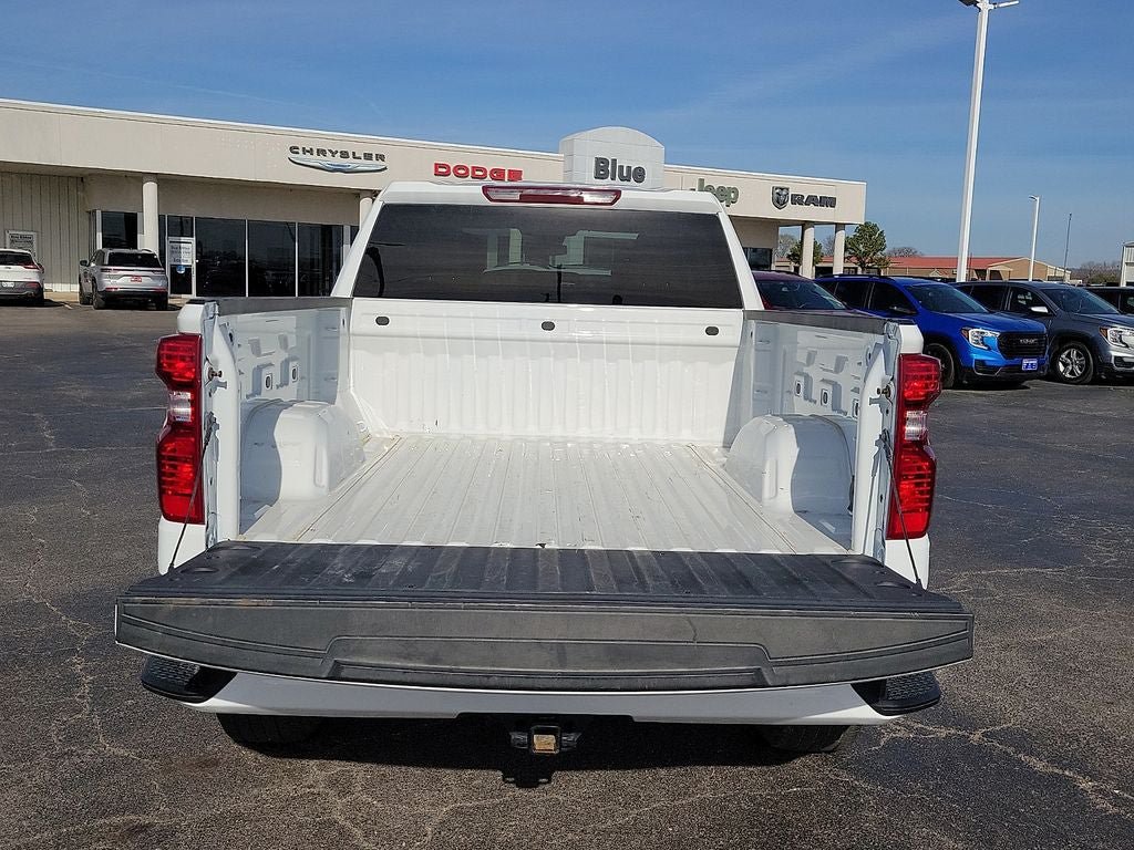 Used 2023 Chevrolet Silverado 1500 Custom AWD/4WD image 8
