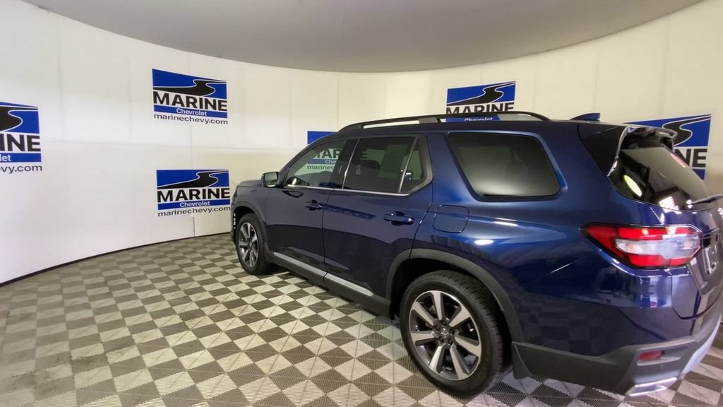 Used 2025 Honda Pilot Touring image 8
