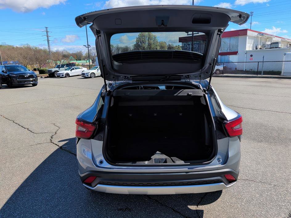 Used 2025 Chevrolet Trax LT image 15