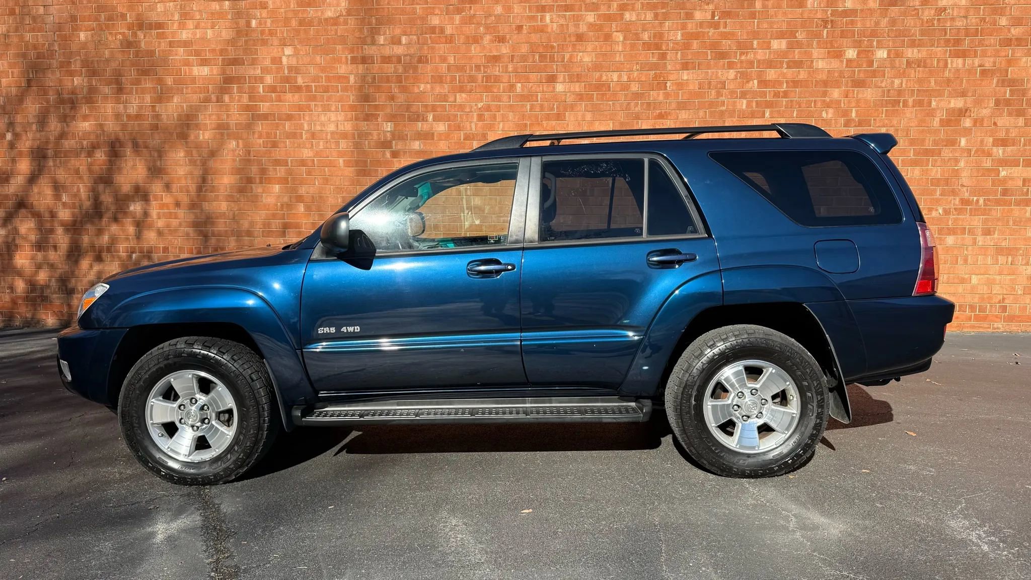 Used 2004 Toyota 4Runner SR5 image 7
