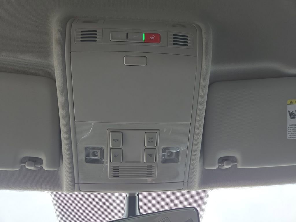 Used 2023 Volkswagen Tiguan S image 17