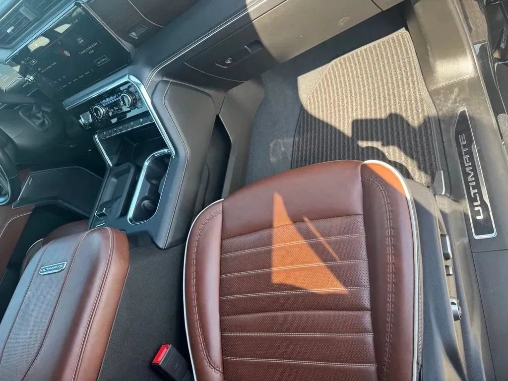 Used 2025 GMC Sierra 3500 Denali Ultimate AWD/4WD image 15