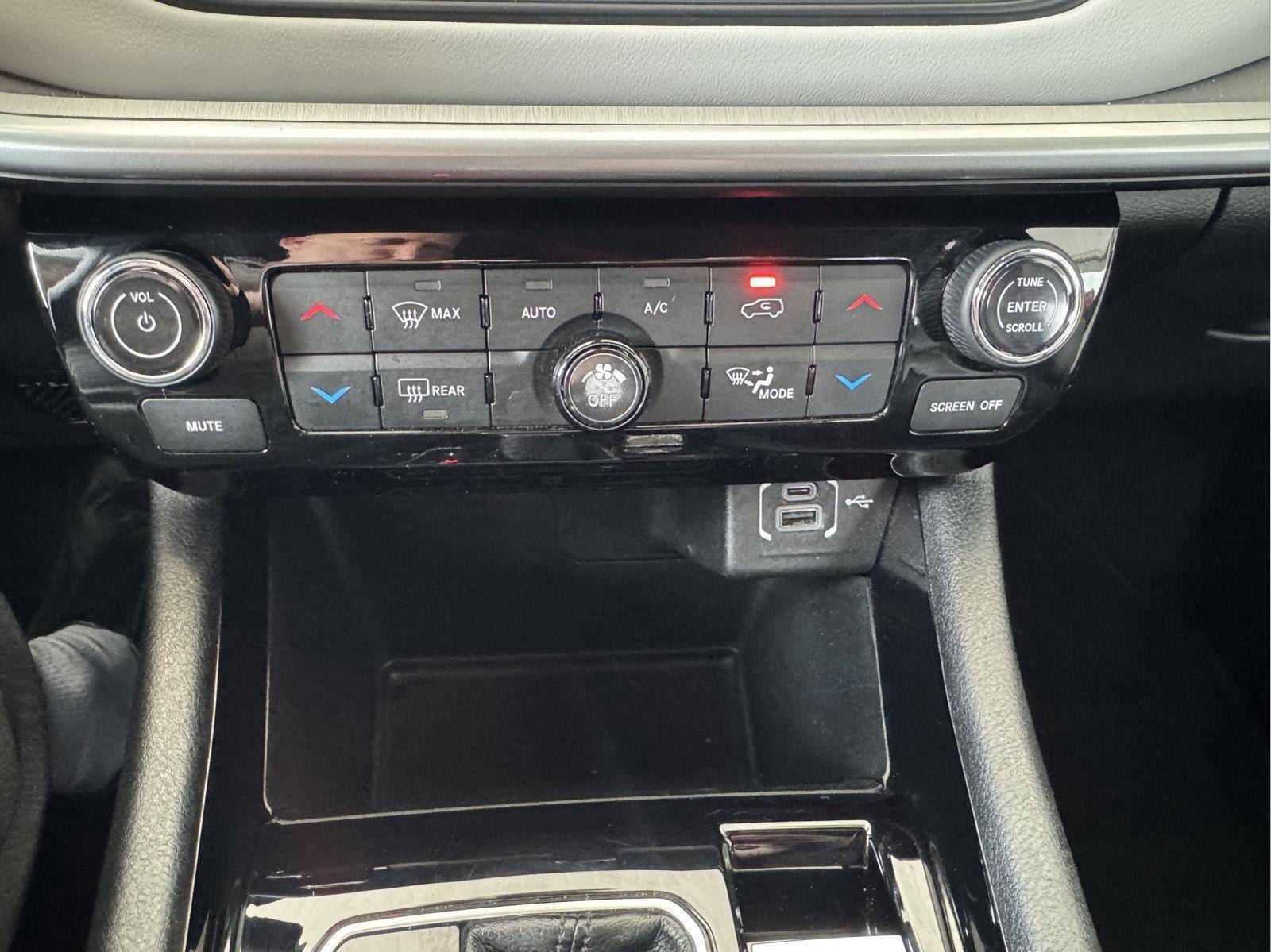 Used 2025 Jeep Compass Limited AWD/4WD image 19