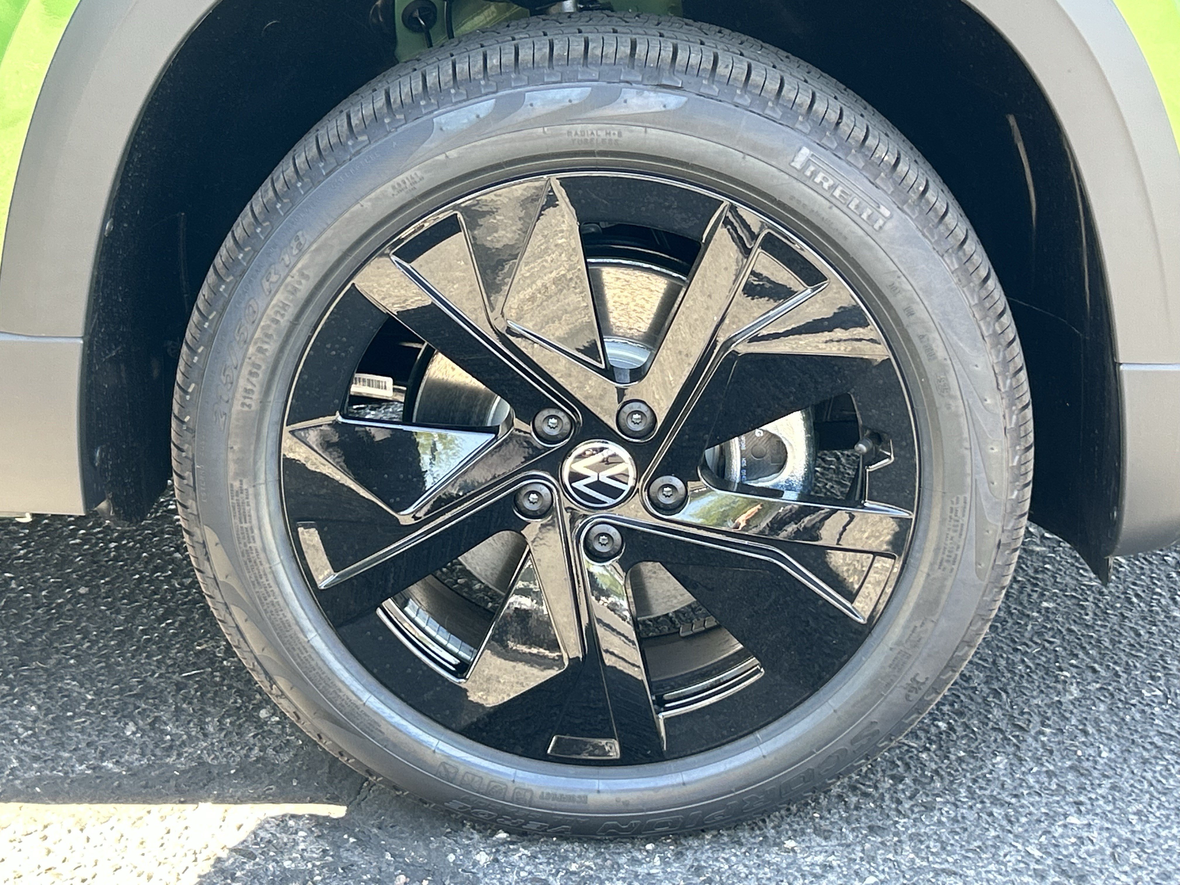 New 2026 Volkswagen Taos SE FWD image 6