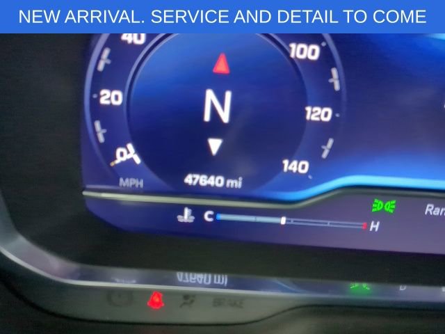 Used 2023 Chevrolet Suburban High Country image 2