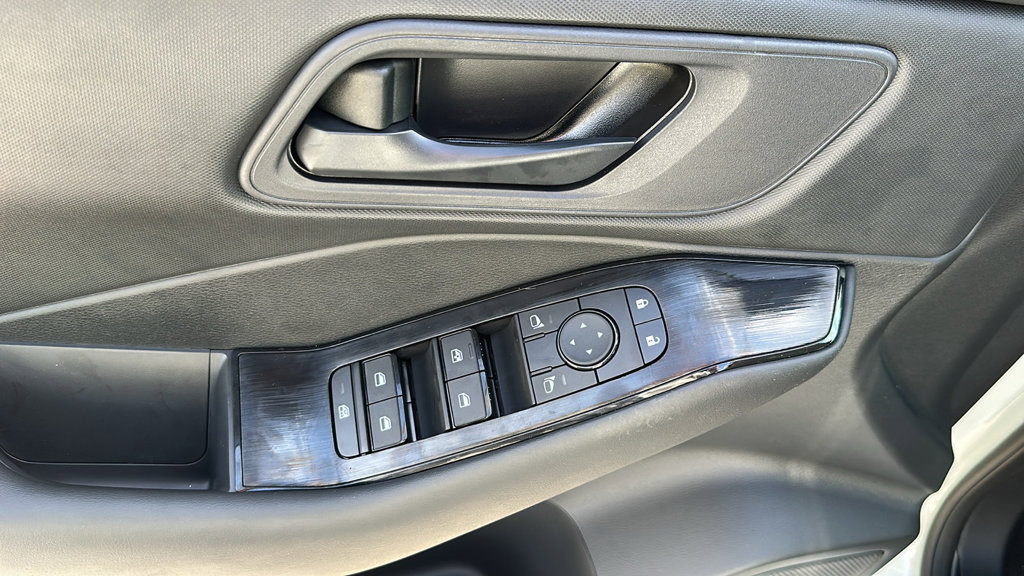 Certified 2025 Nissan Rogue S AWD/4WD image 15