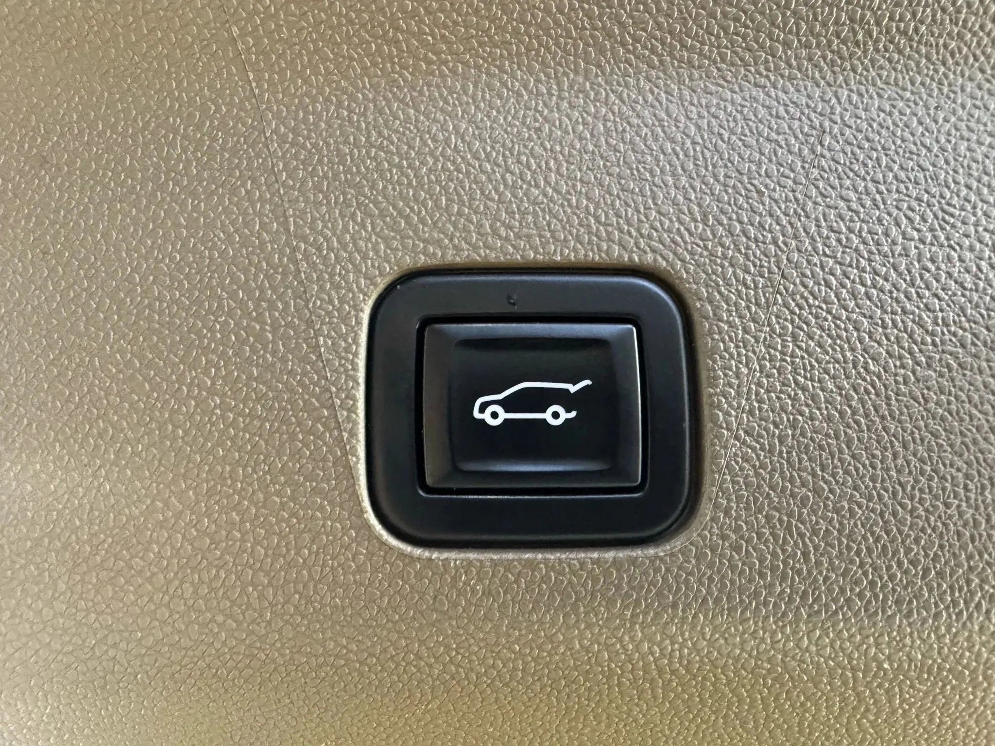 Used 2022 GMC Yukon XL Denali w/ Denali Premium Package image 31