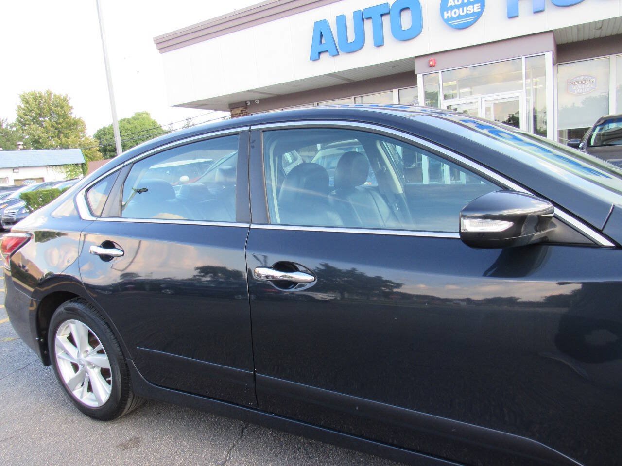 Used 2014 Nissan Altima 2.5 SL w/ Technology Package FWD image 10