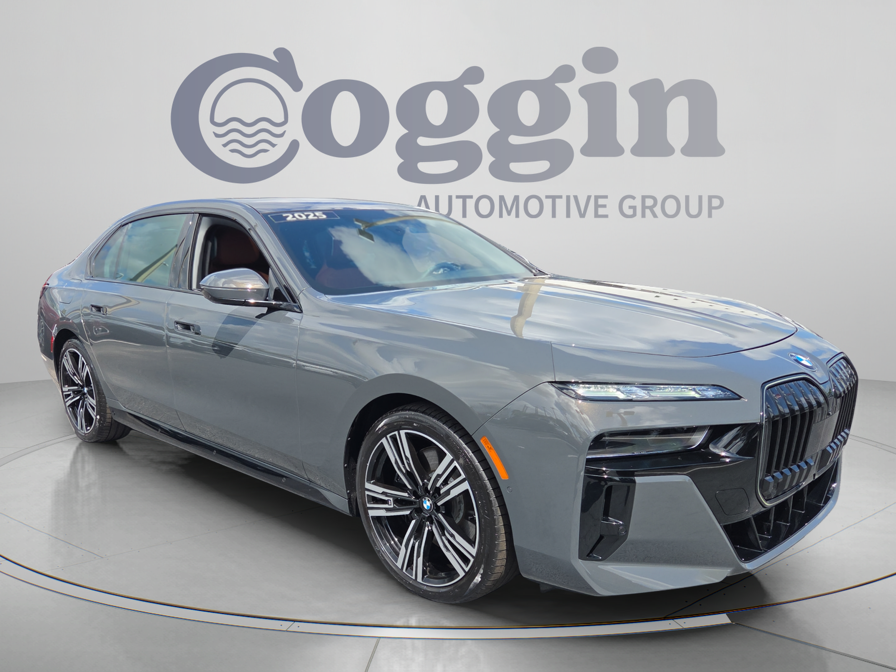 Certified 2025 BMW 760i xDrive w/ Executive Package AWD/4WD image 7