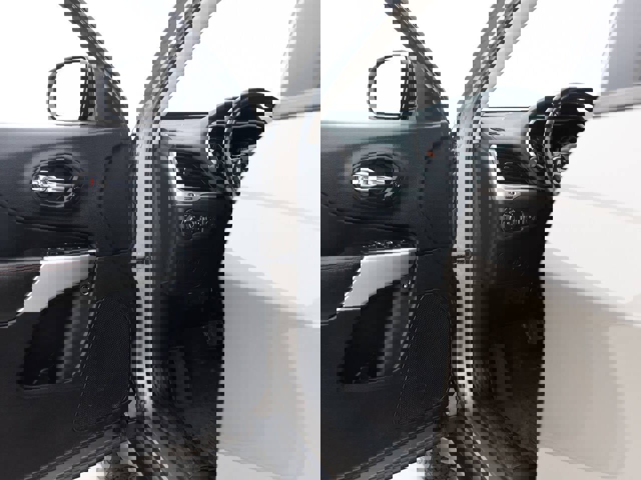 Used 2017 Jeep Cherokee Trailhawk image 24