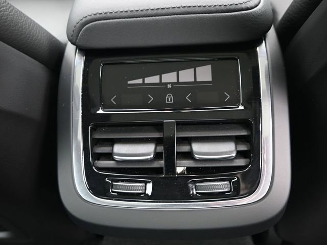 Used 2023 Volvo S60 B5 Ultimate image 28