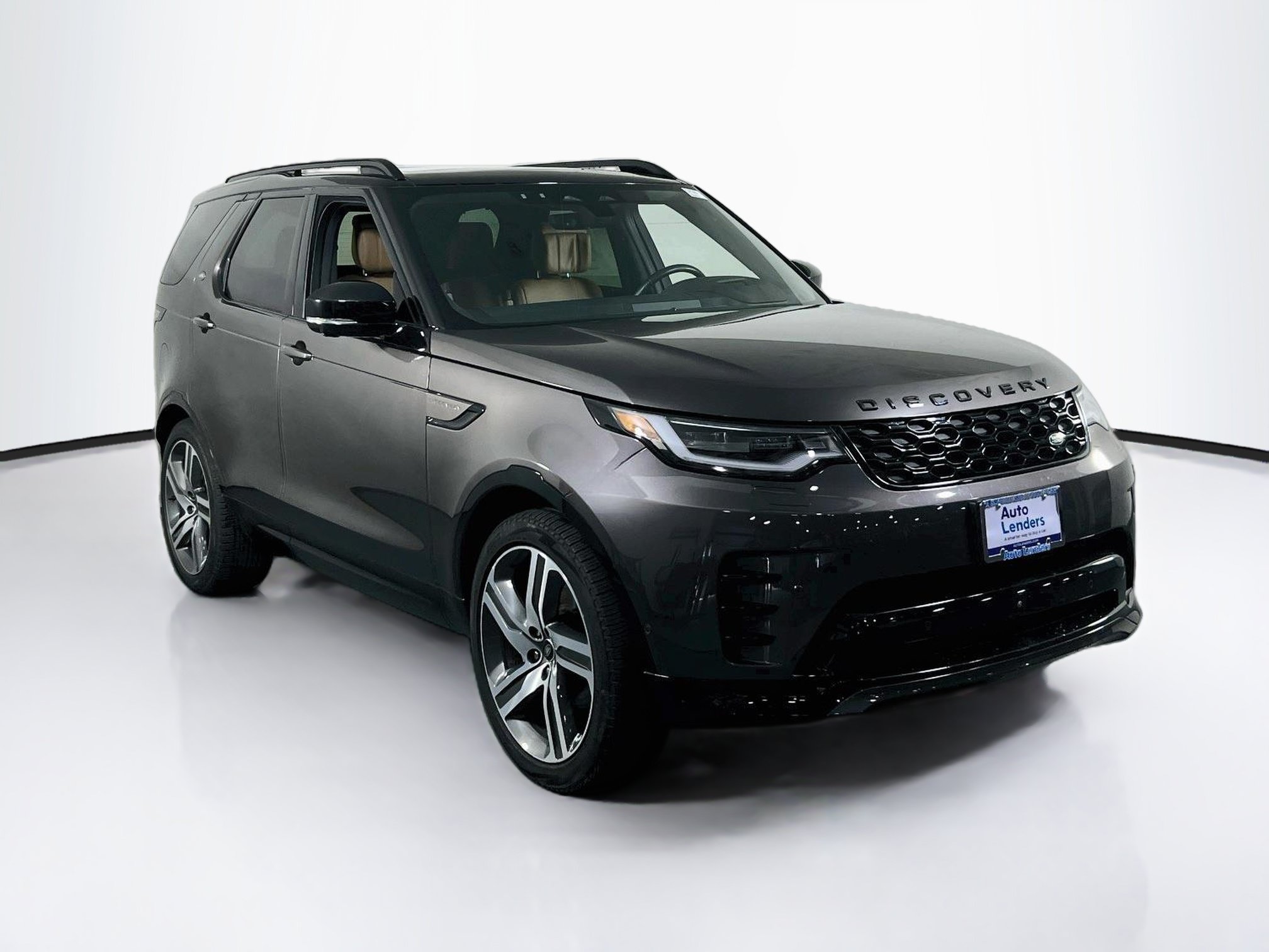 Used 2024 Land Rover Discovery Dynamic SE AWD/4WD image 3