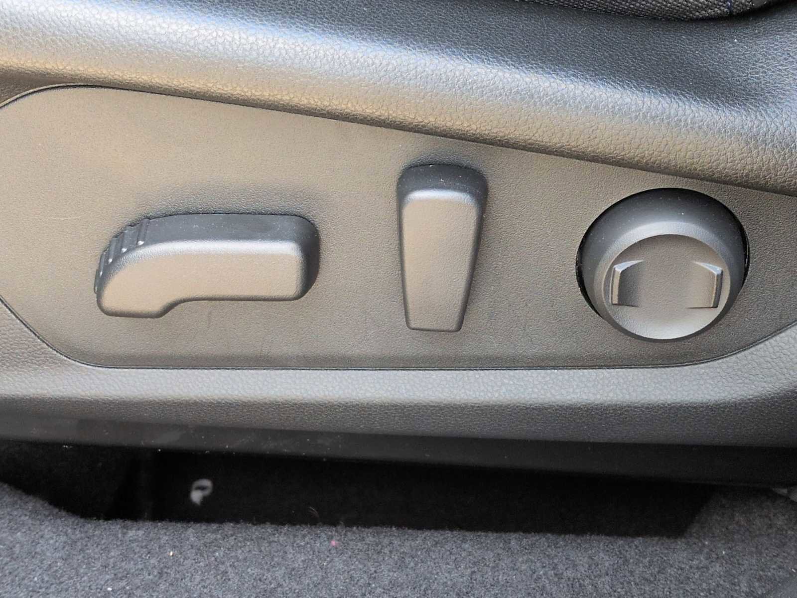 Certified 2025 Subaru Forester Limited image 18