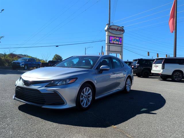 Used 2024 Toyota Camry LE image 1