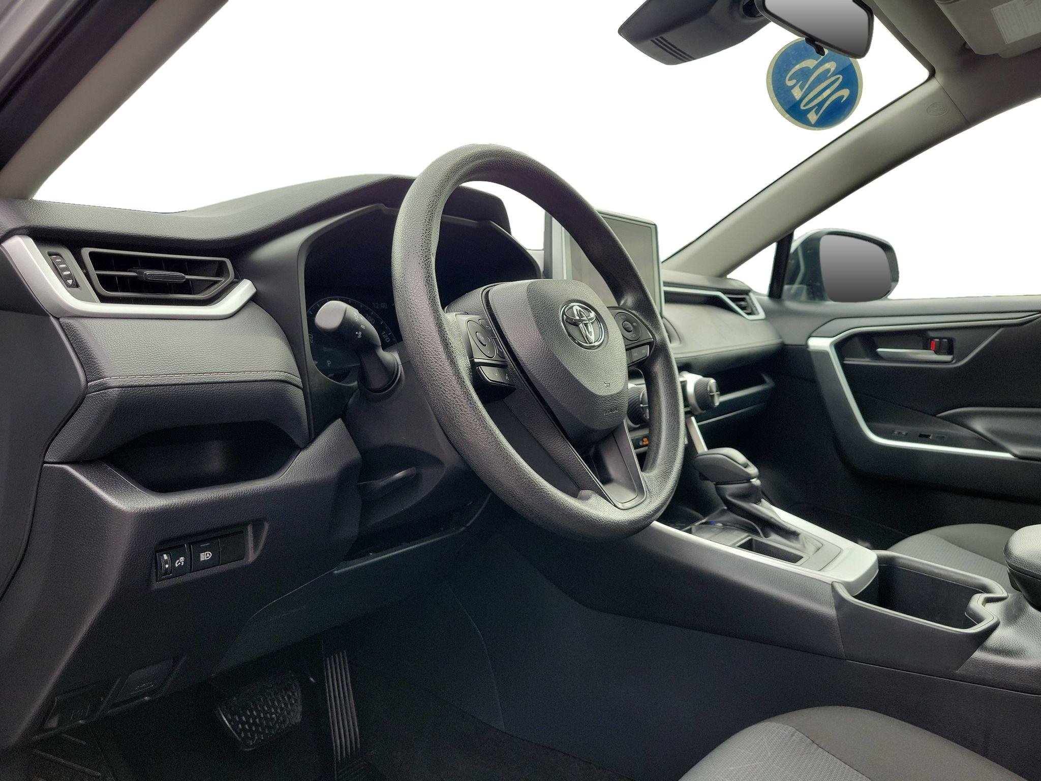 Used 2025 Toyota RAV4 XLE FWD image 6